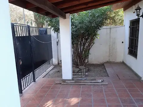 Excelente propiedad en Granadero Baigorria, a dos cuadras del Rio, Barrio Santa Rita,