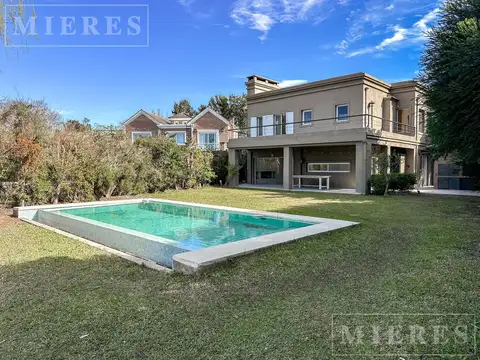 Casa en Venta en Barrio Los Ombúes