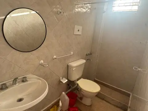 Casa 6 ambientes con 4 baños