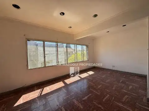 Casa en Alquiler con 1 cochera