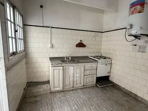 Casa en Alquiler en Haedo, $ 800.000