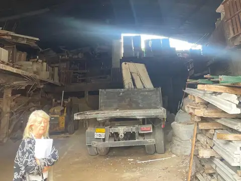 ¡ EXCELENTE OPORTUNIDAD COMERCIAL! 2 LOTES + GALPÓN + LOCAL + VIVIENDA