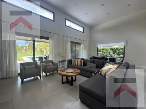 Casa 4 dorm GRAN LOTE de 2170m2 piscina en Chacras de la Reserva Cardales
