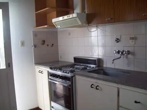 Casa en venta - 3 dormitorios 1 baño - cochera - 161mts2 - Bolívar