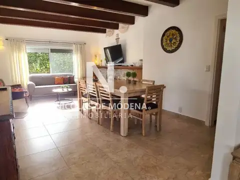 Casa 6 ambientes con 3 baños