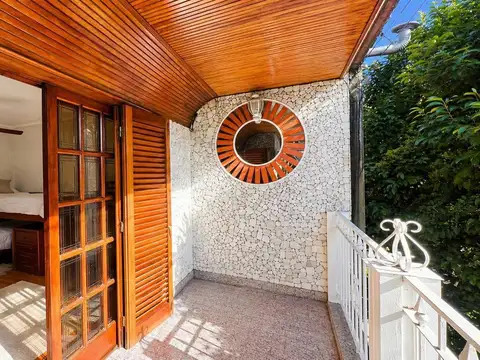 VENTA CASA 3/4 DORM TERRAZA Y PATIO - APTA BANCO -32 ENTRE 134 Y 134 BIS LA PLATA