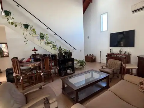 CASA EN VENTA 4 AMBIENTES EN LOS ARCES, LA CAÑADA DE PILAR