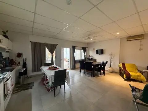 Casa 2 ambientes con 1 baño