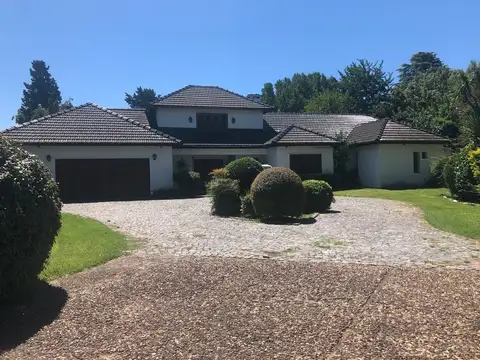 Casa Chalet  en Venta en Mapuche Country Club, Pilar, G.B.A. Zona Norte