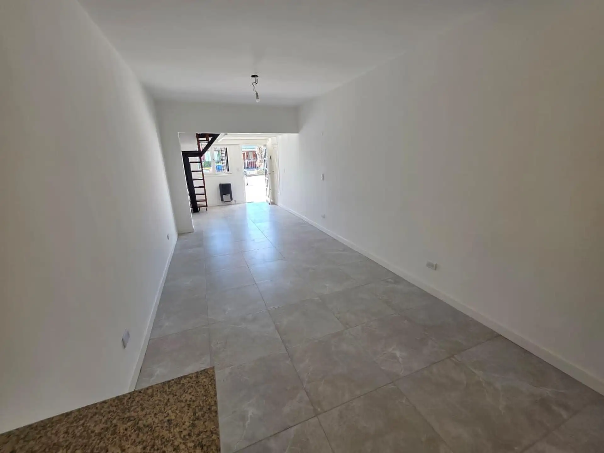 PH 3 ambientes con dependencia de servicio en venta