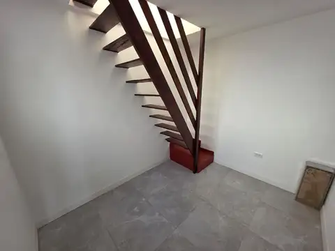 Depto Tipo Casa en Venta con 1 cocheras