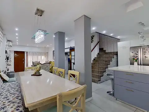 Depto Tipo Casa 5 ambientes con 2 baños