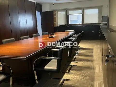 Oficina en Alquiler con 2 cocheras