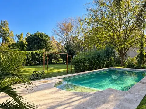 Casa en Venta con 6 cocheras