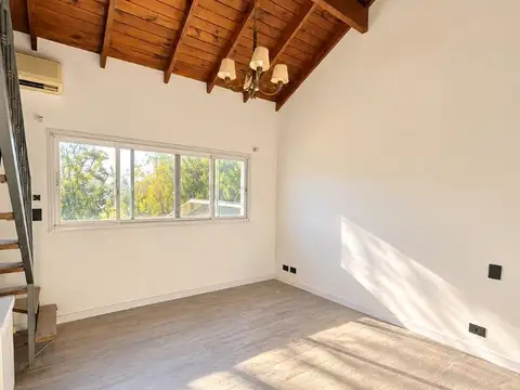 CASA EN VENTA EN CAMPOS DE ÁLVAREZ – 5 AMBIENTES