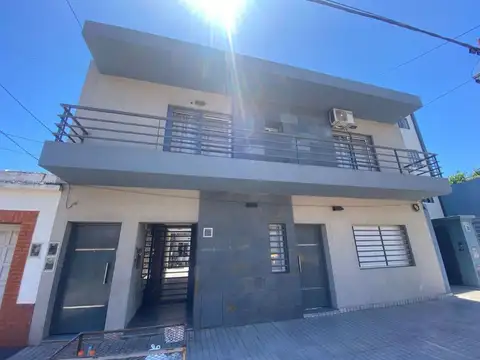 Venta De Departamento Monoambiente En Villa Luzuriaga De Cat