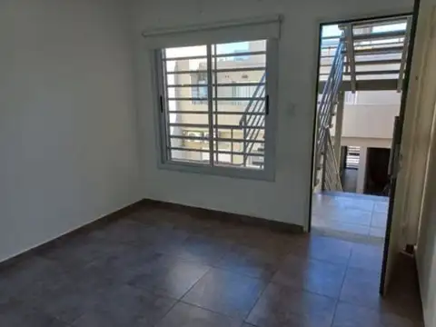 Venta De Departamento Monoambiente En Villa Luzuriaga De Cat