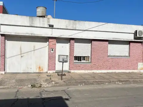 A metros de la zona comercial de Aristóbulo del Valle