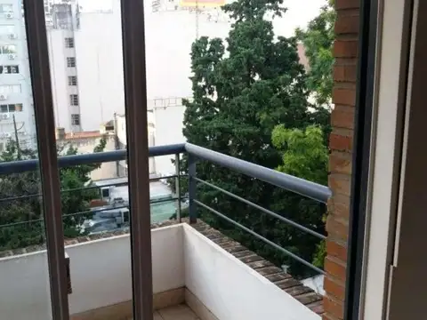 Belgrano, Roosevelt 2300, 3 amb, 60m2, u$s 1,250 + agua + luz + gas.