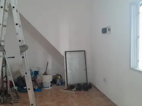 Av Pres A Illia Av 44 2800, Piso pb