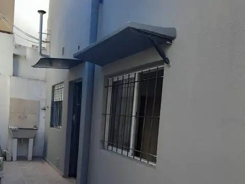 Depto Tipo Casa en Alquiler de 3 ambientes