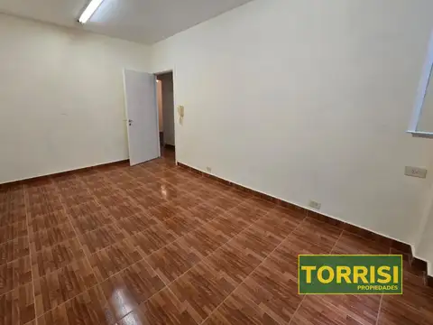 Teniente General Juan Domingo Perón 1400, Piso PB