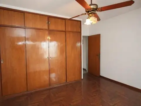 Depto Tipo Casa en Venta 60 años