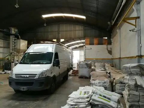 Sobre 4000 mtrs.2  1000 mtrs.2 cubiertos