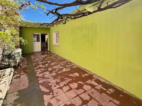 Casa 4 ambientes con 1 baño