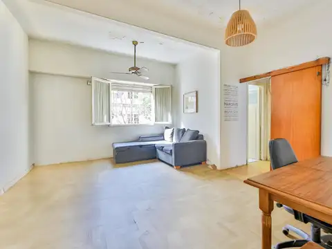PH EN VENTA 5 AMBIENTES CON PATIO EN ALMAGRO - FRENTE - APTO CRÉDITO