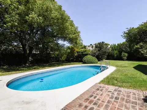 Casa en Venta con 4 cocheras