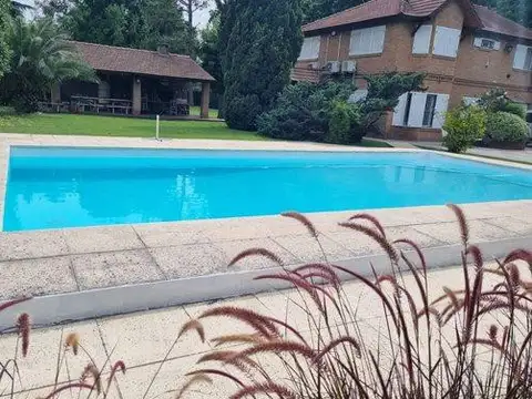 Casa en Venta 6 Ambientes en Moreno