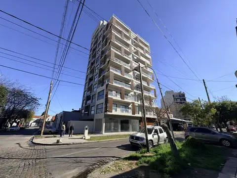 Del Valle Iberlucea al 4800