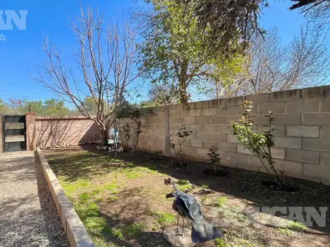 Casa 3 ambientes con 1 baño