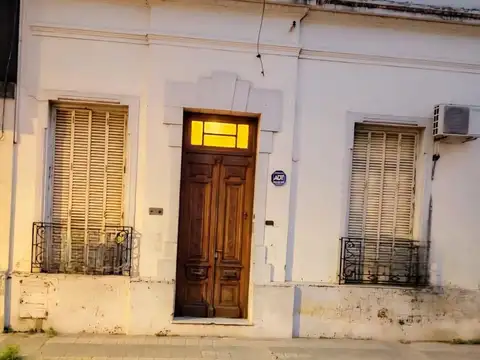 CASA EN BARRIO SUR