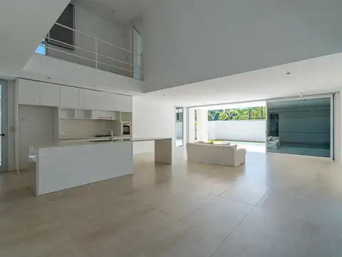 Avenida Azcuénaga 8600