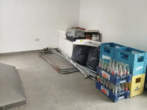 Casa en Alquiler con 1 cochera