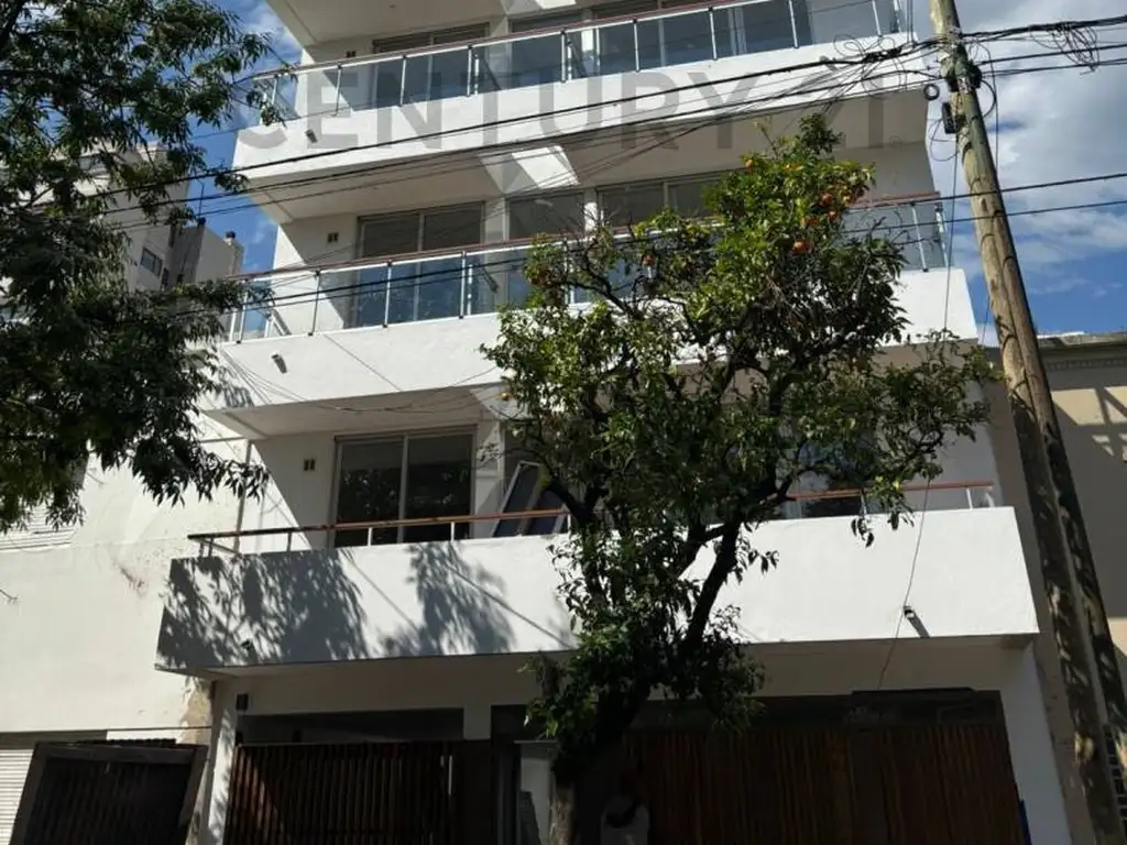 8 entre 38 y 39 300, Piso 0