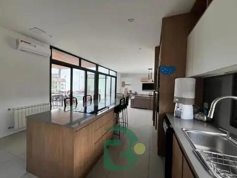 Casa 4 ambientes con 3 baños