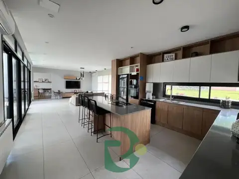 Casa en Venta en Campos De Álvarez, USD 290.000