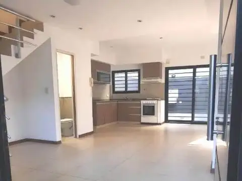 Depto Tipo Casa 3 ambientes con 2 baños