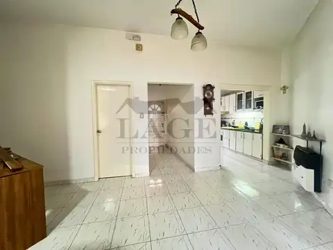 Casa 4 ambientes con 1 baño