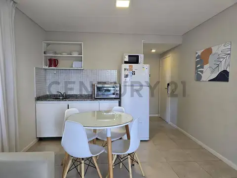 Av. Shaw, entre Av. Martín Pescador y Melgacho , Piso 0