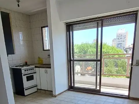 Departamento 1 dormitorio con balcon al frente. APTO CREDITO
