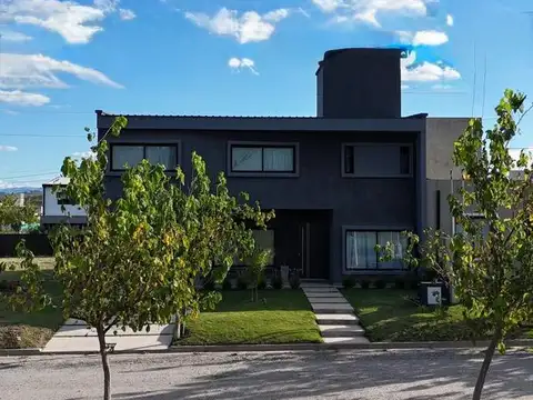Casa en Venta 1 año
