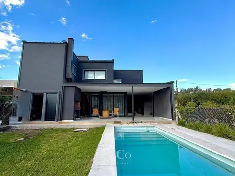 Casa en Venta con 1 cochera