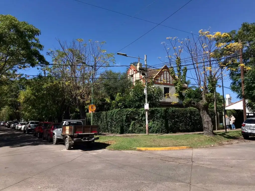 472 esq.13 A 100, Piso 0