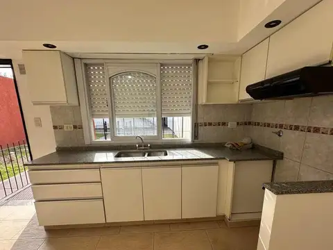 Departamento en Alquiler en Claypole, $ 530.000