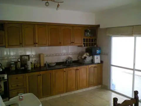 Casa en Alquiler con 1 cochera