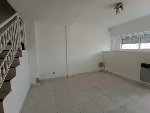 Depto Tipo Casa en Alquiler de 2 dormitorios